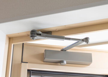 ドアクローザー